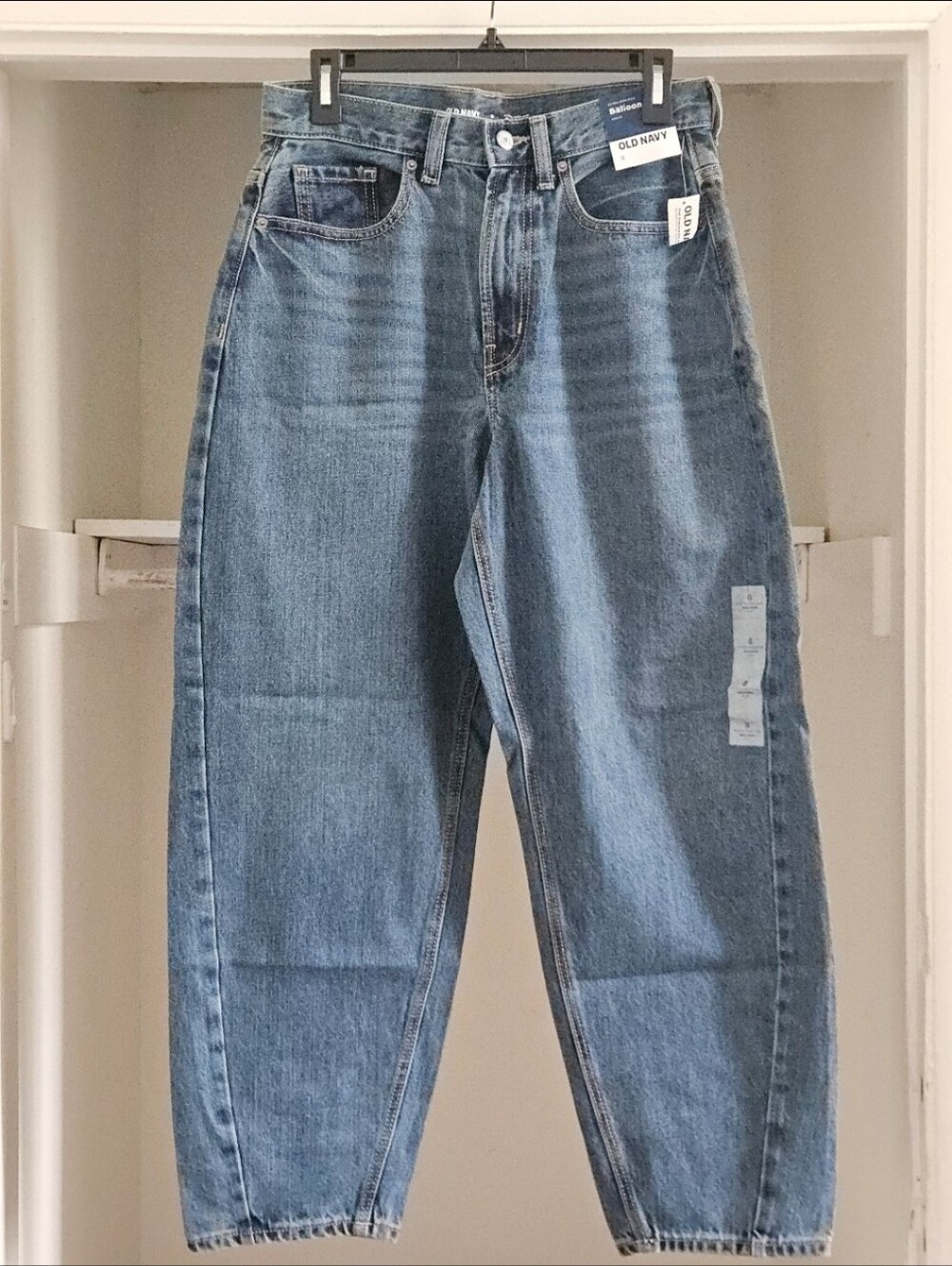 OLD NAVY EXTRA HIGH-RISE BALLOON ANKLE JEANS WOMEN'S 8